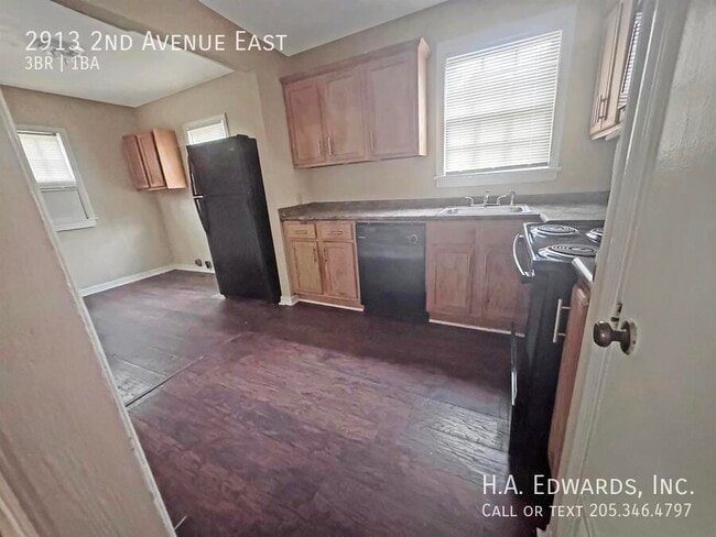 Photo - 2913 2nd E Ave