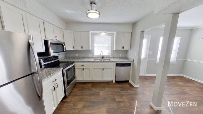 Photo - 422 Muirs Chapel Rd