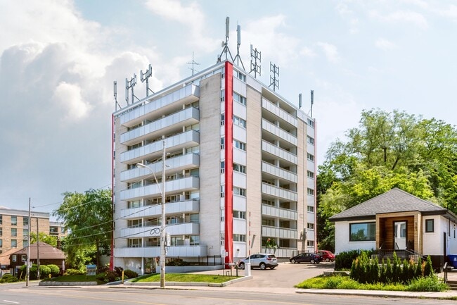 Building Photo - 551 Eglinton Ave E Unit 802