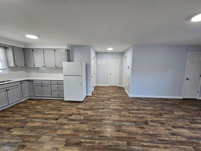 2BD/1BA Duplex in Newton