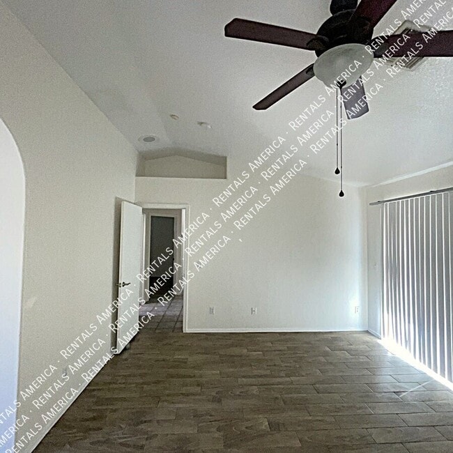 Photo - 26 S Tiago Dr