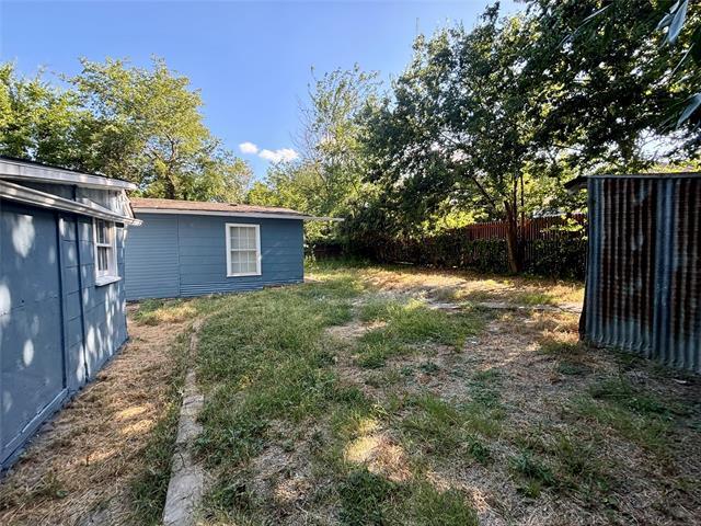 Photo - 702 S College St