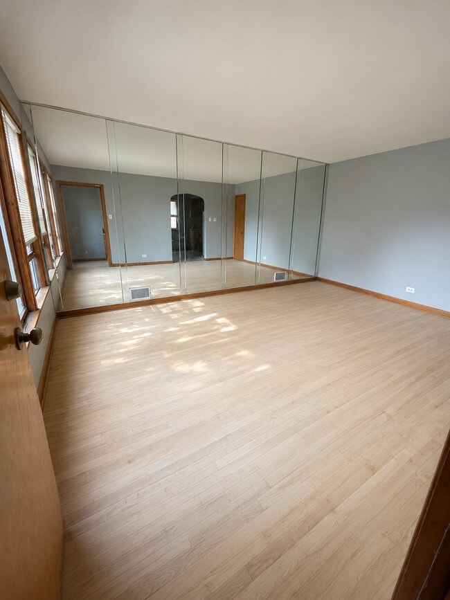Photo - 8113 S Exchange Ave Unit Apt 2