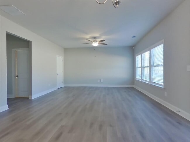 Photo - 409 Curlin Ct