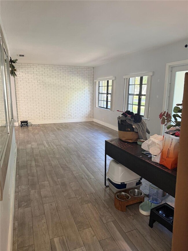 Photo - 1140 Wren Ave