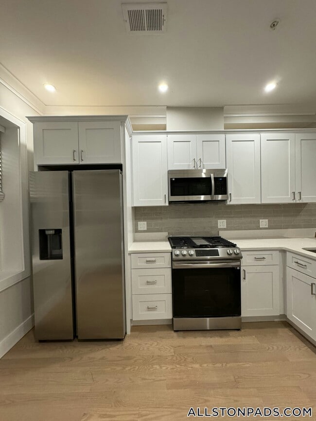 Building Photo - 161 Allston St