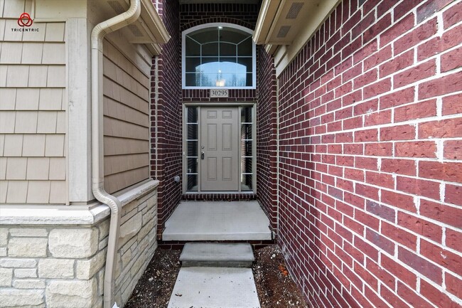 Photo - 30295 Berghway Trail