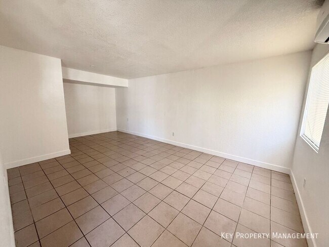 Photo - 2030 Sunrise Ave Unit #2