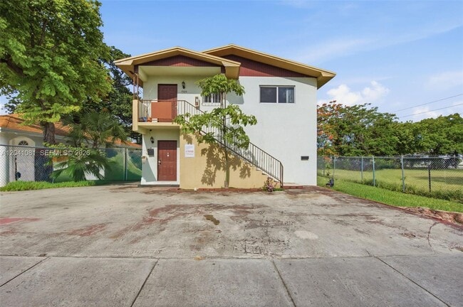 Building Photo - 7521 NW 1st Ave Unit 7523