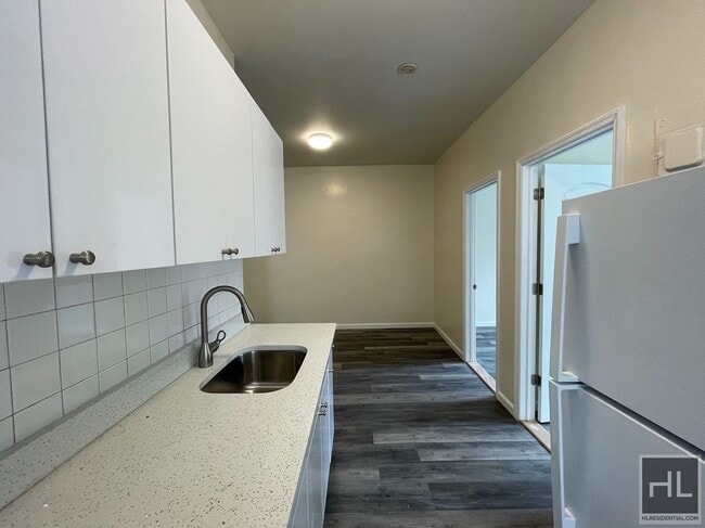 Photo - 34 AVENUE 2.5 bedroom includes heat and hot water Unidad 2F