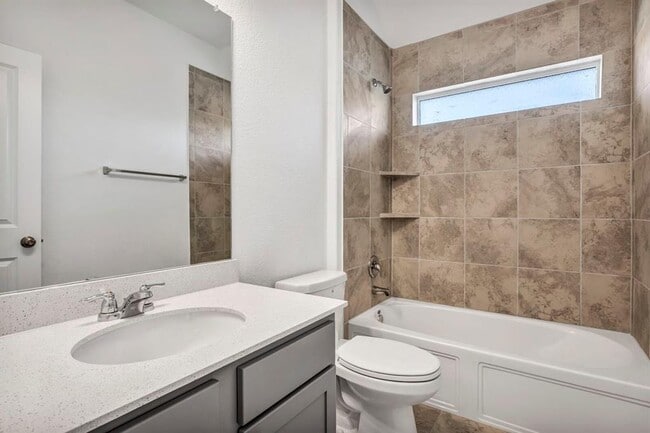 Photo - 506 Sixpence Ln