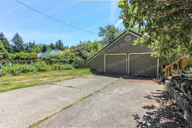 Photo - 7840 SW West Slope Dr