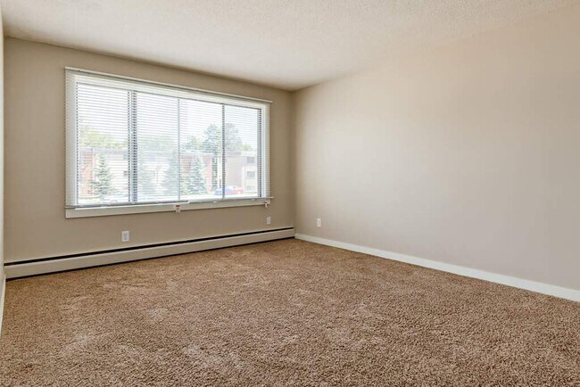 Photo - Charles Manor