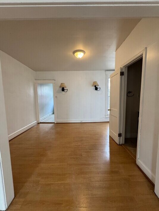 Photo - 1939 Plymouth St