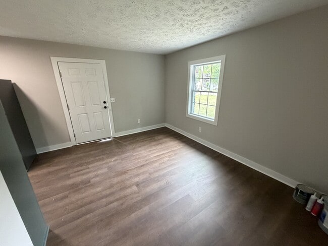 Photo - 909 Blue Ridge Dr