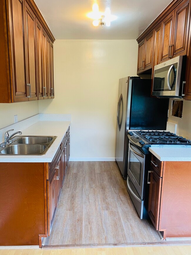 Building Photo - 3232 Estara Ave Unit 4