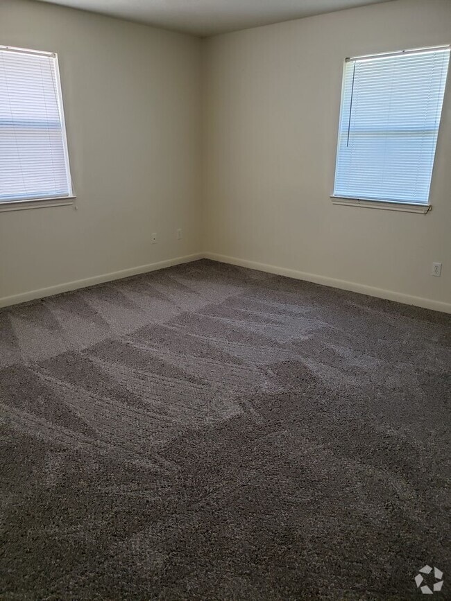 Building Photo - August Move In Rental