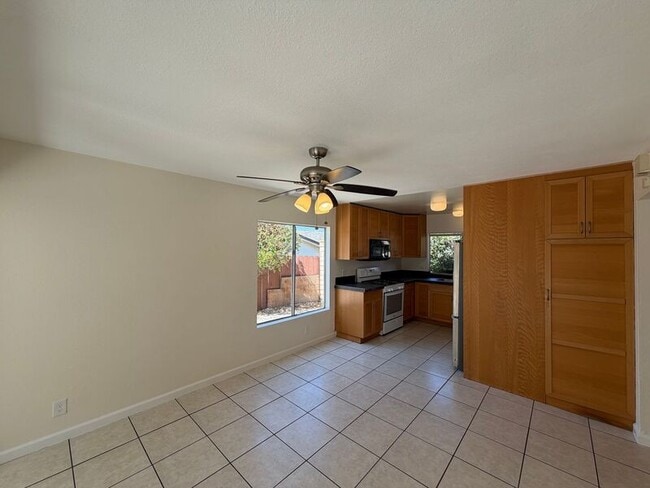 Photo - 6645 Amberly St