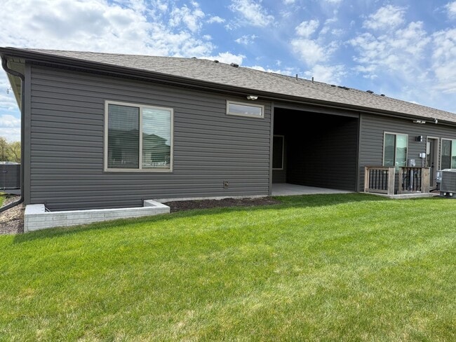 Photo - Beautiful brand-new ranch townhome with 2 ...