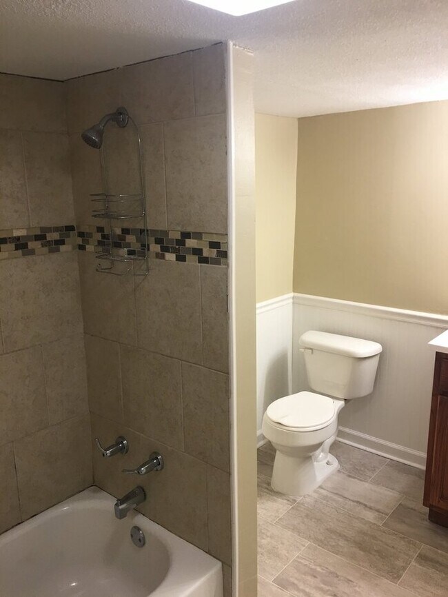 Photo - 2000 Avondale Dr