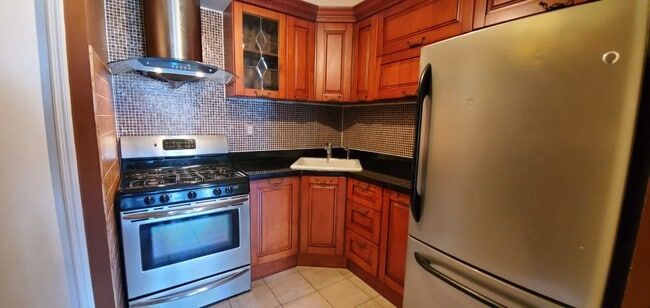 Building Photo - 2716 41st Ave Unit 7B