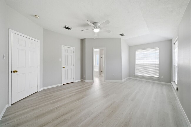 Photo - 15330 Geral Ln