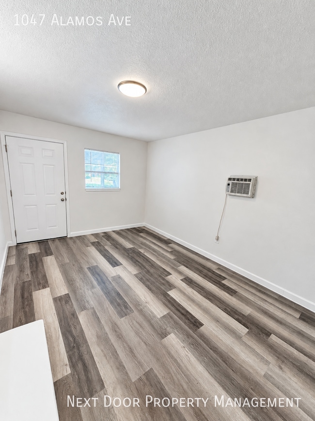 1047 Alamos Ave