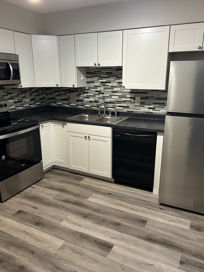 Building Photo - 35 Edgebrooke Dr Unit 3 Rental