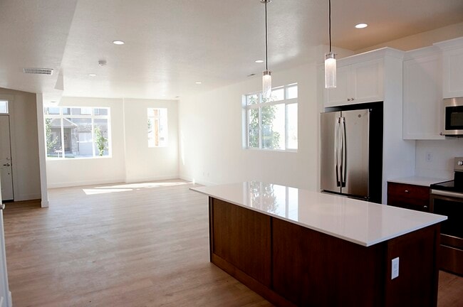 Photo - 155 N Main St