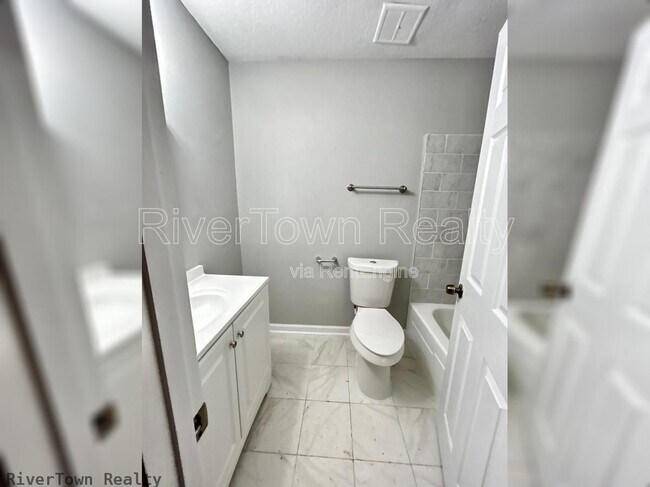 Photo - 3355 Fairbanks St