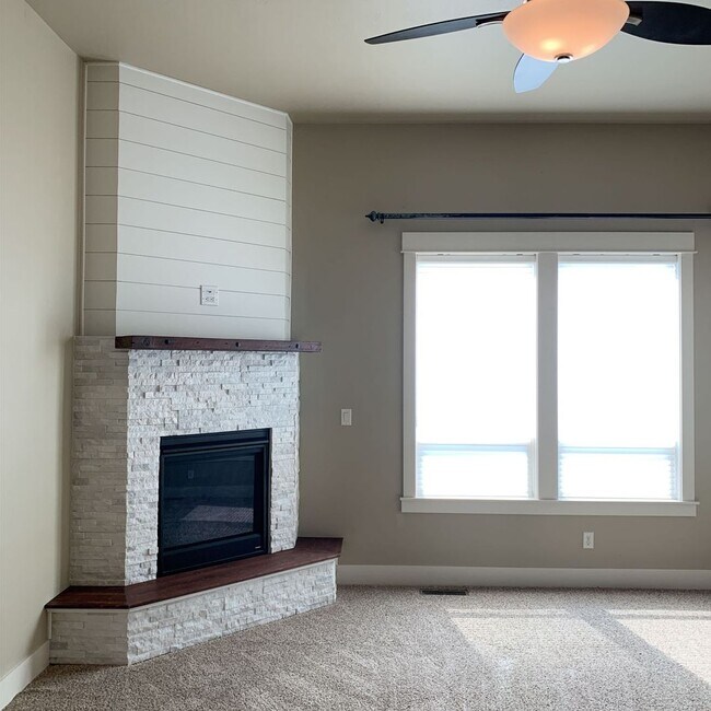 Elegant Star Living in Heron River! House House Rental in Star, ID