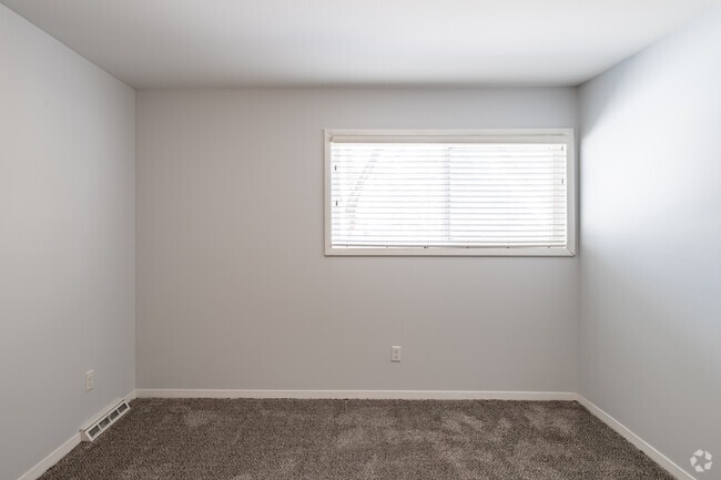 2BR, 2BA - 1,100SF - Second Bedroom