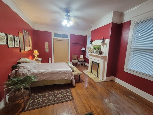 Photo - 311 E 37th St