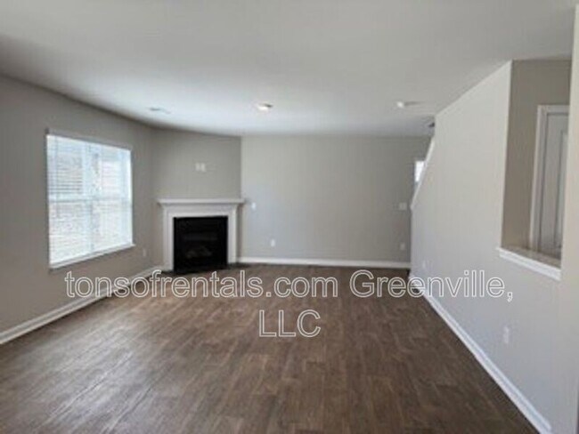 Photo - 304 Millen Dr