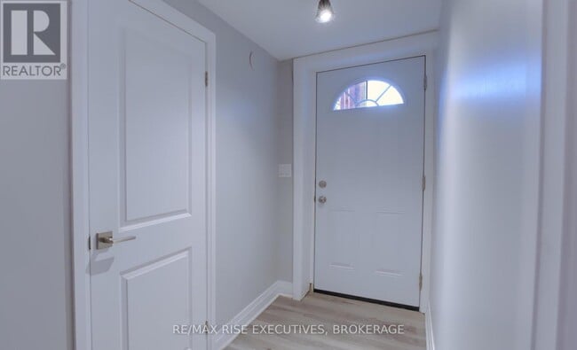 Photo - 258 Kingscourt Ave Unit 2