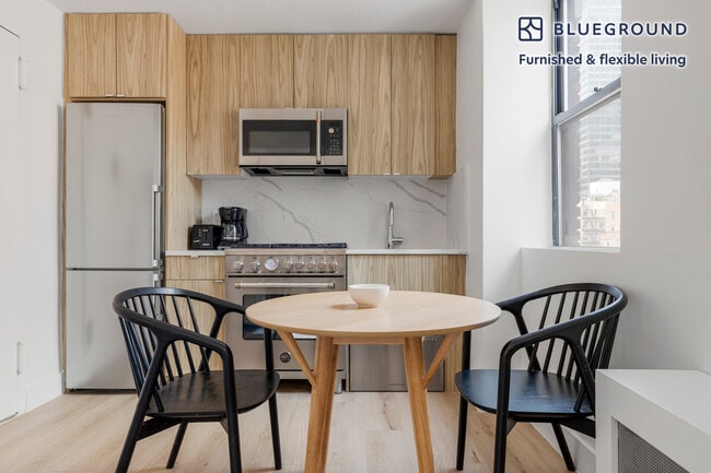 Photo - 138 E 38th St Unidad FL12-ID2113