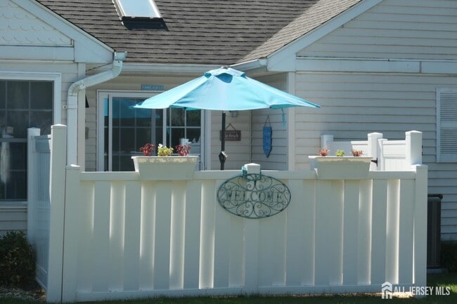 Photo - 110 Waterside Blvd