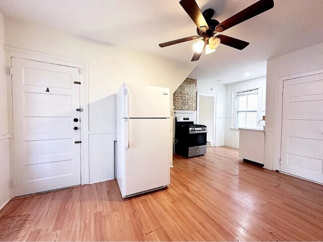 Photo - 371 Nichols St