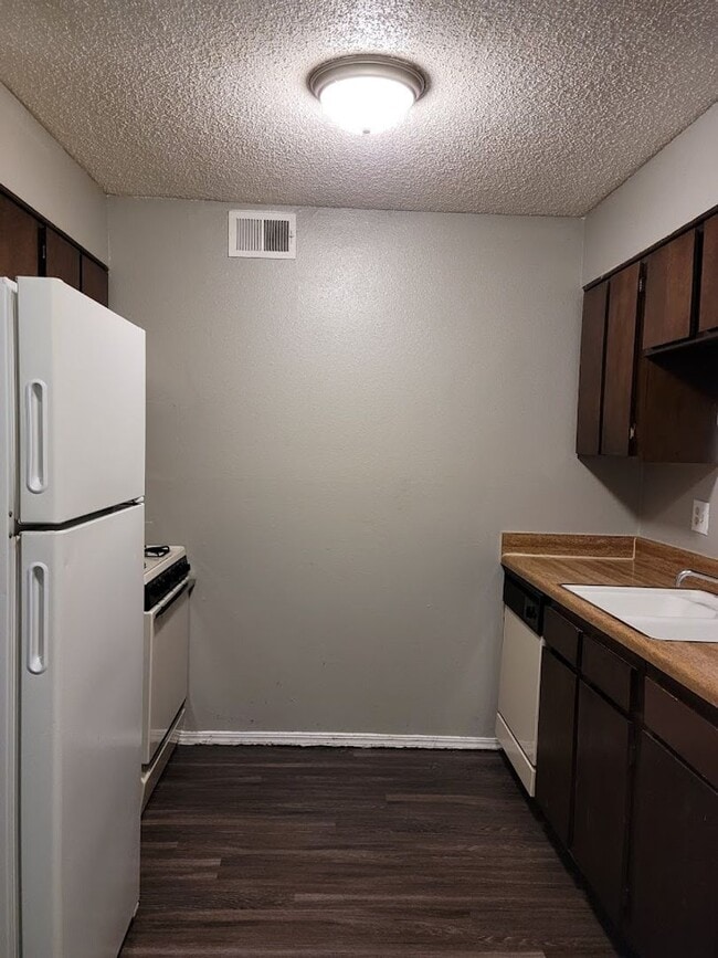 Bryant Grove Apartments