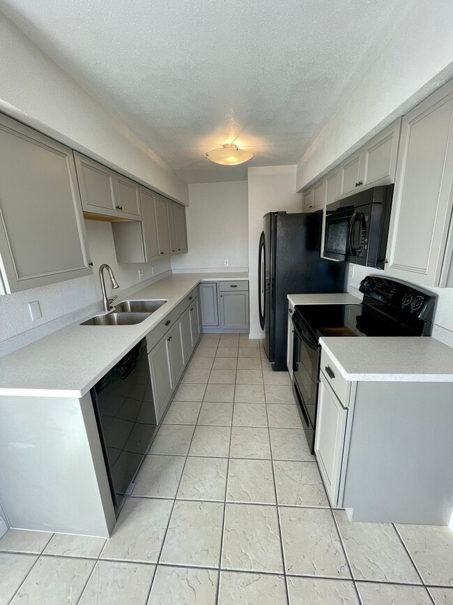 Building Photo - 7395 E Eastman Ave Unit L101