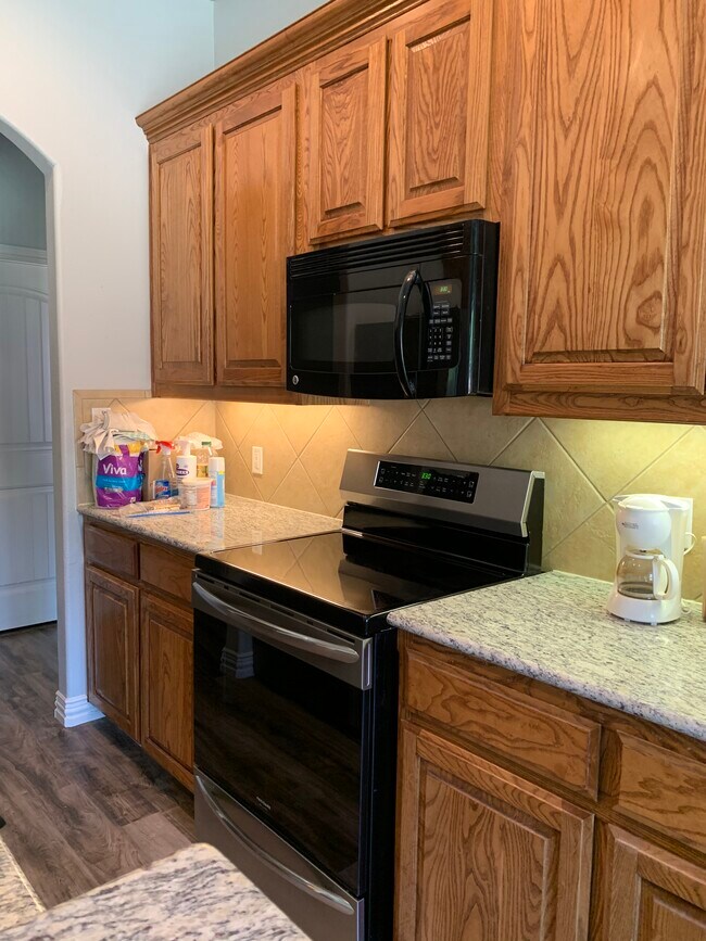 Photo - 502 Spring Dr