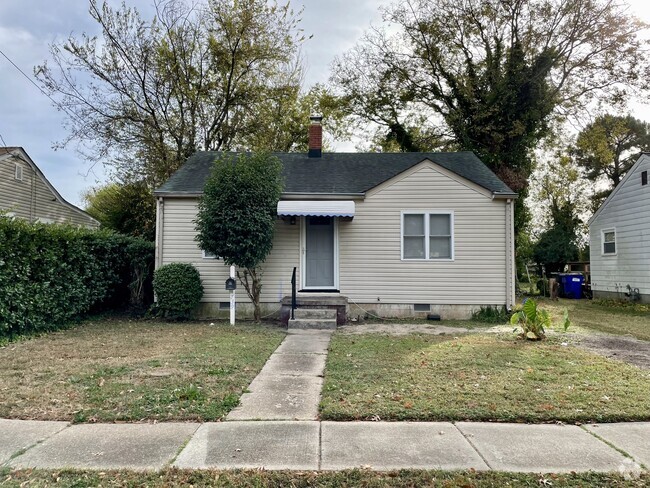 Building Photo - 739 Waukesha Ave Rental