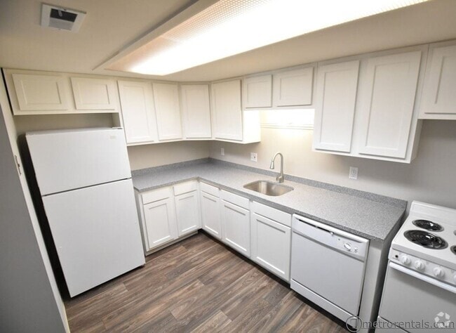 Building Photo - OSU! 2 Bedroom Close to Everything! Priced... Unit HIGHLD-E Rental