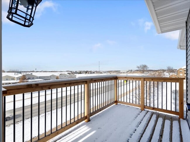 Photo - 8 Jaro Wy Unidad 204