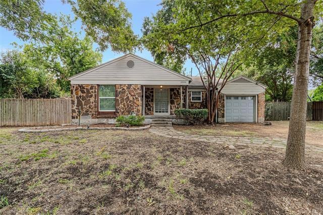 Photo - 1006 Briarwood Dr