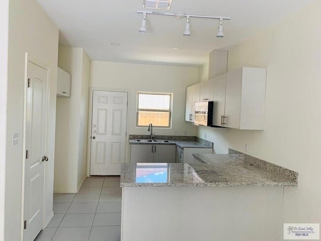 Photo - 1301 W Garfield Ave