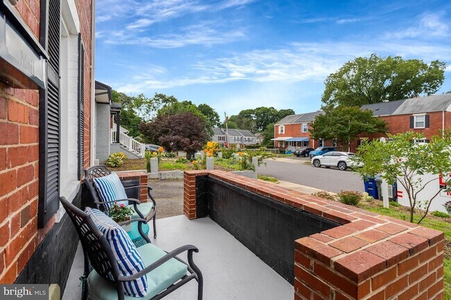 Photo - 2139 S Oxford St