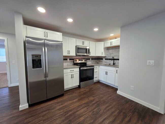 Photo - 307 W Corona Ave Unit 307 Corona 3