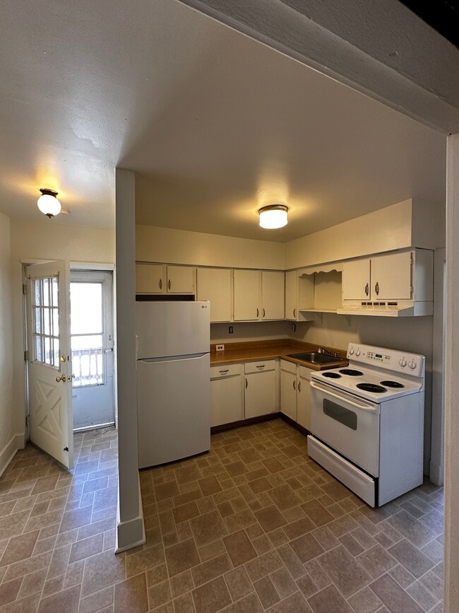 KITCHEN - 1059 North Ave Unit 2nd floor