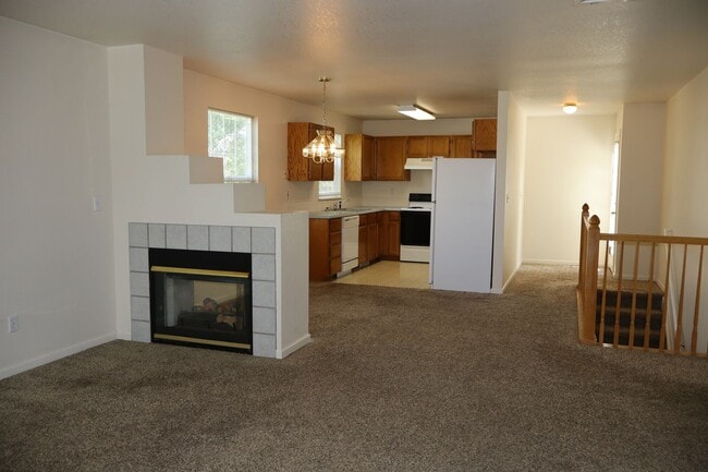 Photo - Cozy & Spacious 3-Bedroom Townhome In Fort Collins